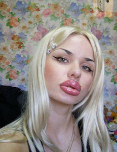 weird-lips-girl-09